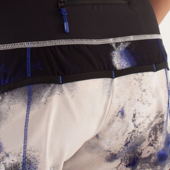 Lululemon Speed Short 4-way stretch - Picture 2 of 7
